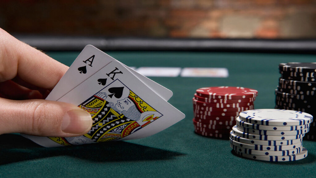Strategi dan Tips Menang di Poker Online 77
