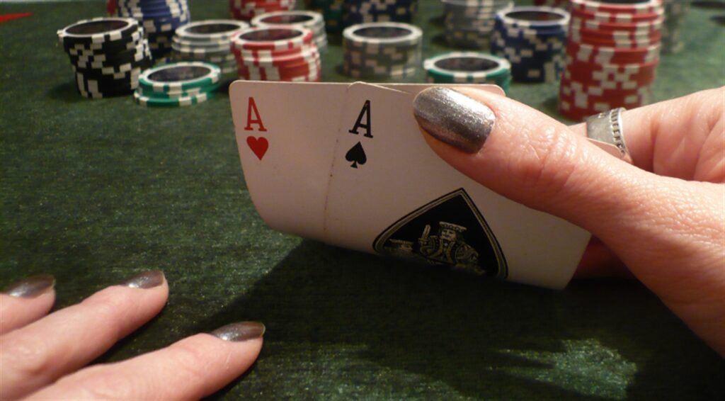 Strategi Jitu Menang di Remi Poker